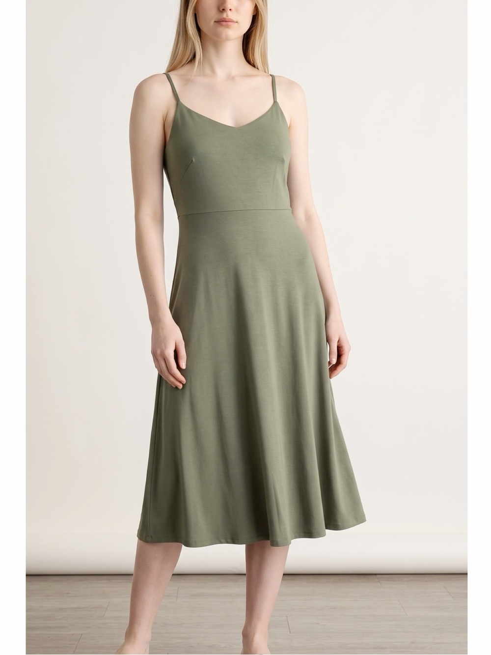 🆕 NWT LOFT Smocked Back Strappy Midi Dress in Eucalyptus Leaf